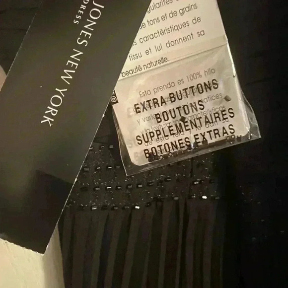 🖤”Jones New York” 100% Silk Black Midi Formal Beaded and Pleated Dress Size 10 - Picture 16 of 17
